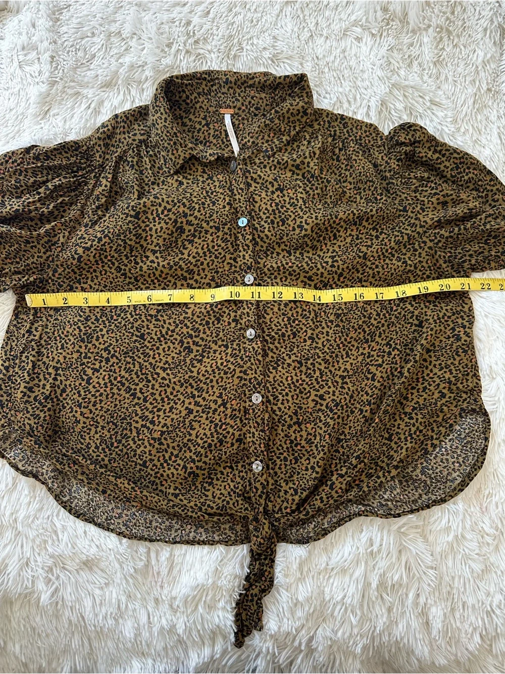 FREE PEOPLE Leopard Print Button Front Tie Hem Puff Sleeve Blouse Size Medium